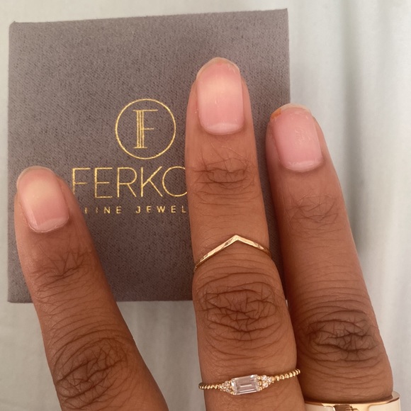 Solid 14k gold ring size 5. Just got it, love it, but it’s too small for me. - Picture 3 of 3